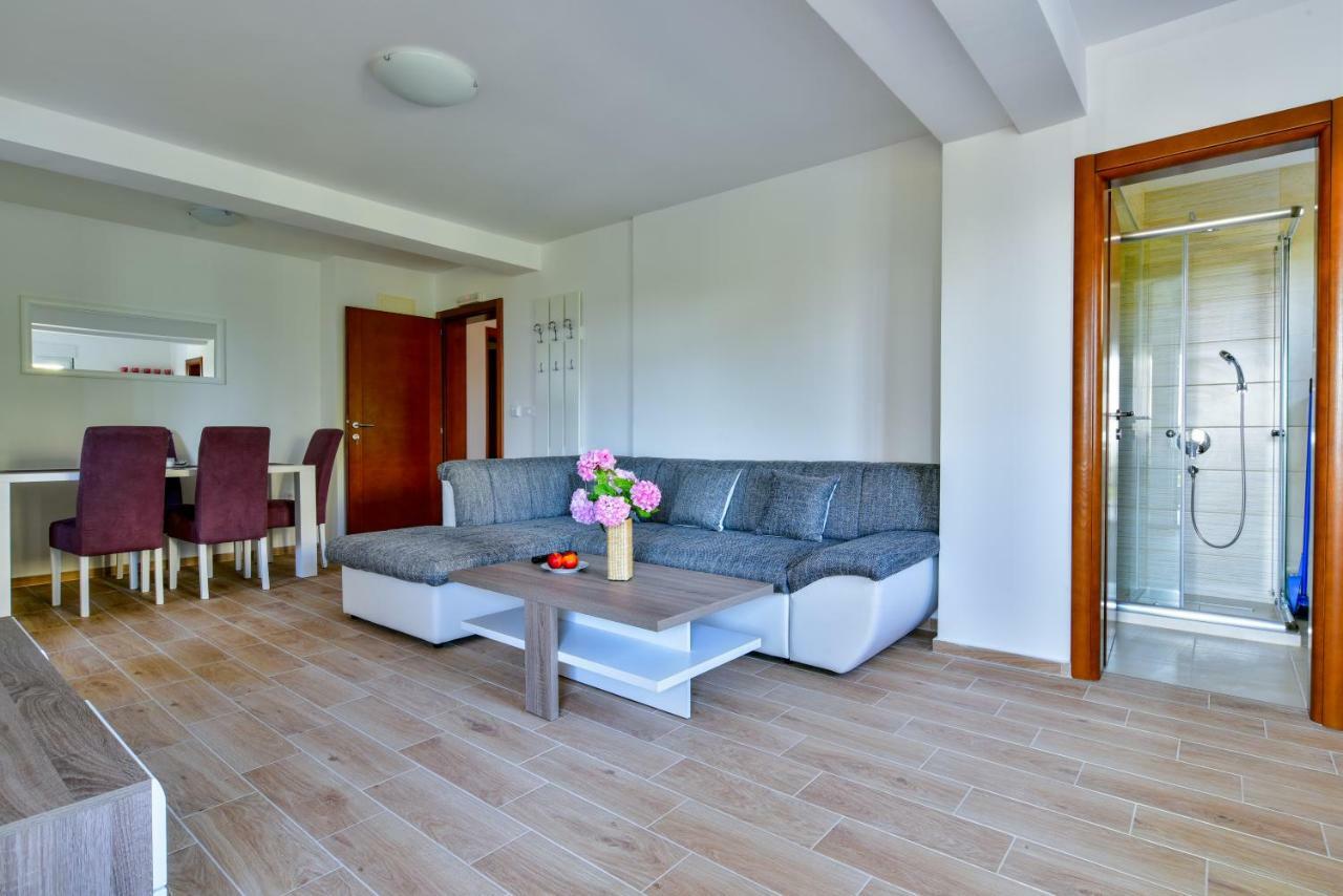 Apartmani Marina Kopitovic Petrovac Exterior photo