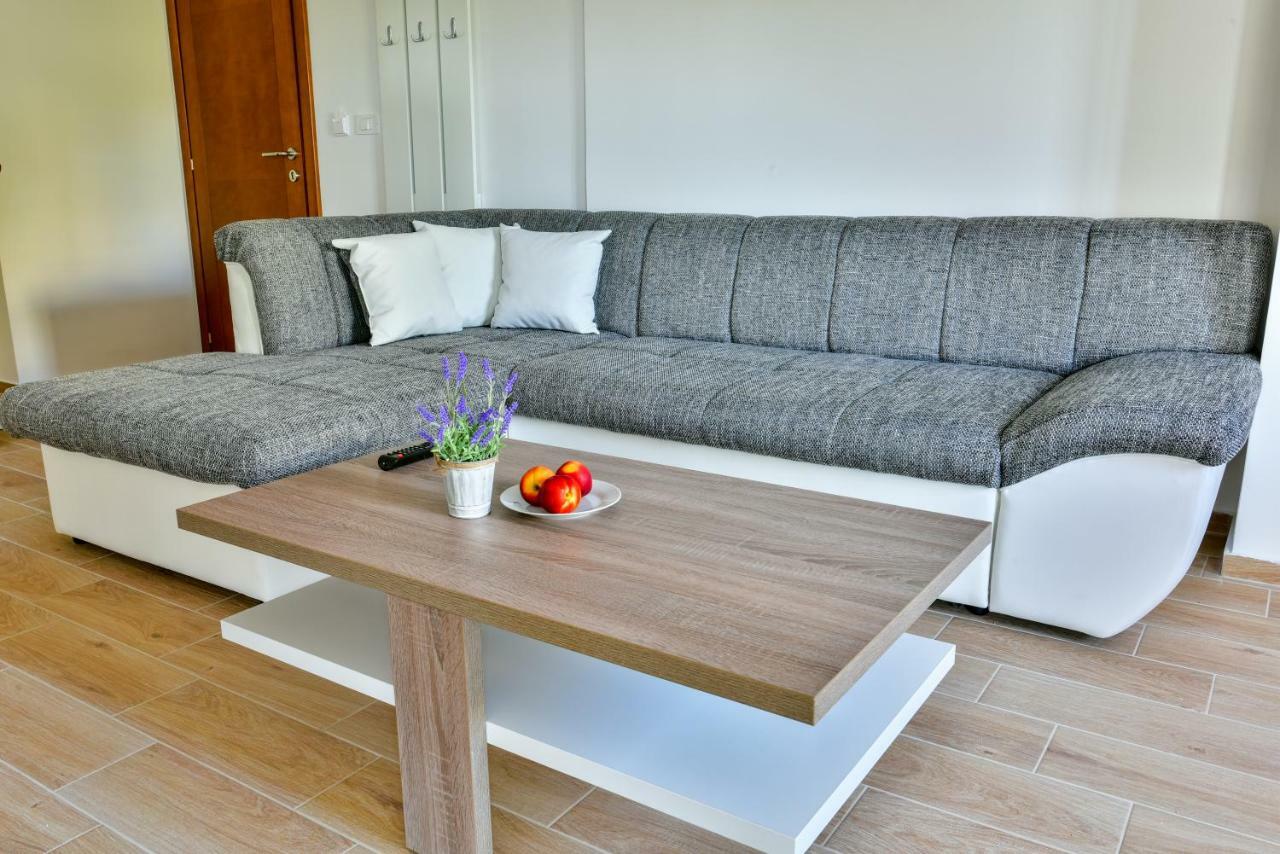 Apartmani Marina Kopitovic Petrovac Exterior photo