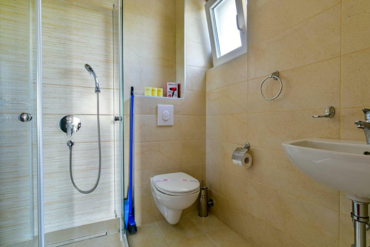 Apartmani Marina Kopitovic Petrovac Exterior photo