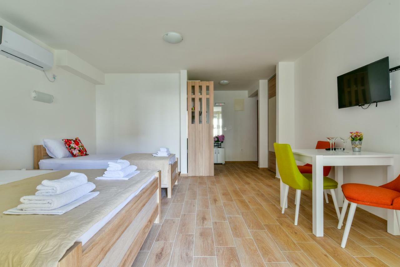Apartmani Marina Kopitovic Petrovac Exterior photo