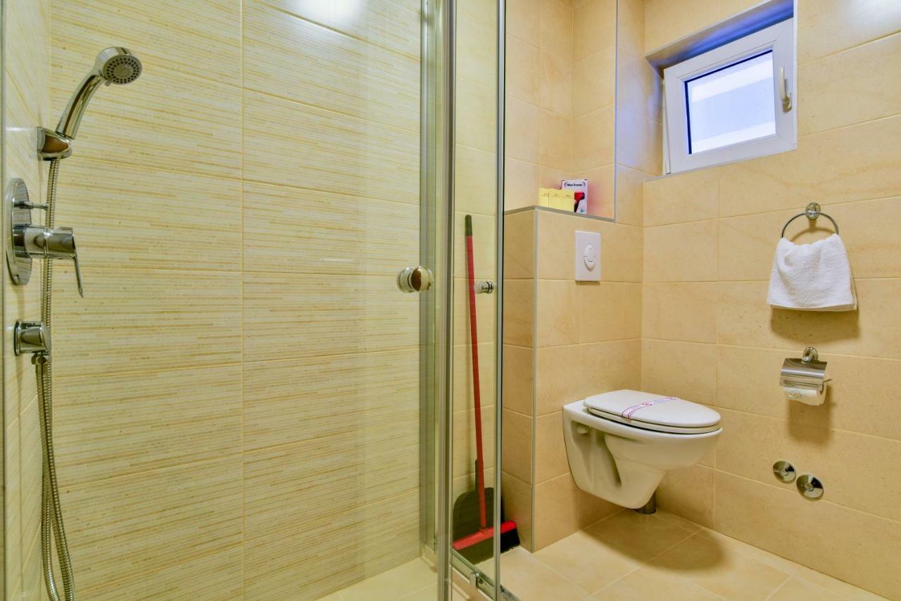 Apartmani Marina Kopitovic Petrovac Exterior photo