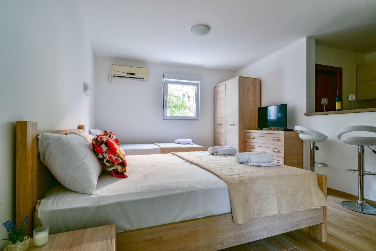 Apartmani Marina Kopitovic Petrovac Exterior photo